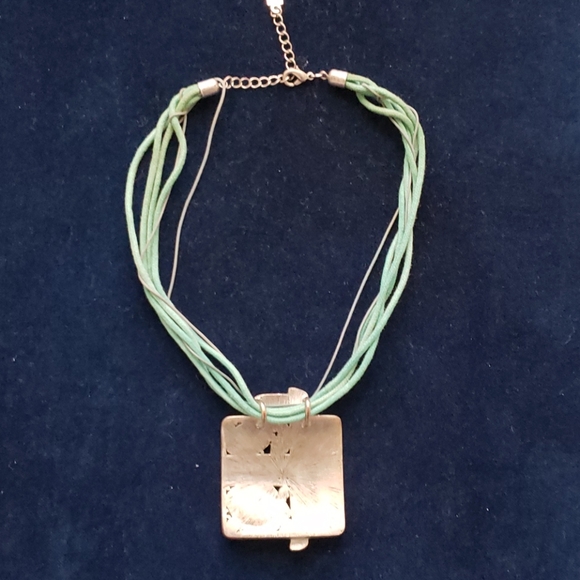 🎀 3/15$  Beautiful  necklace 🎀 - Picture 2 of 4